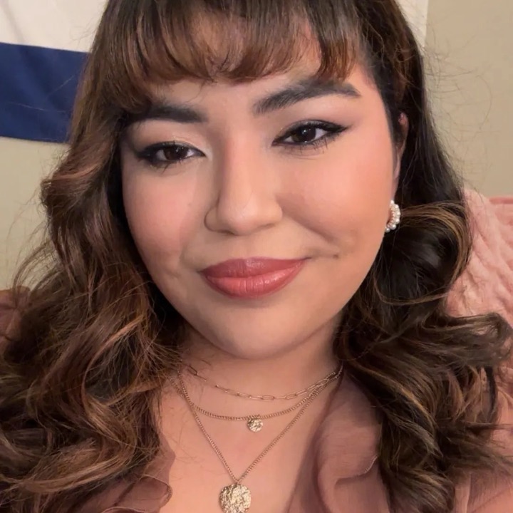 Sophia, an Angelz CN manager.